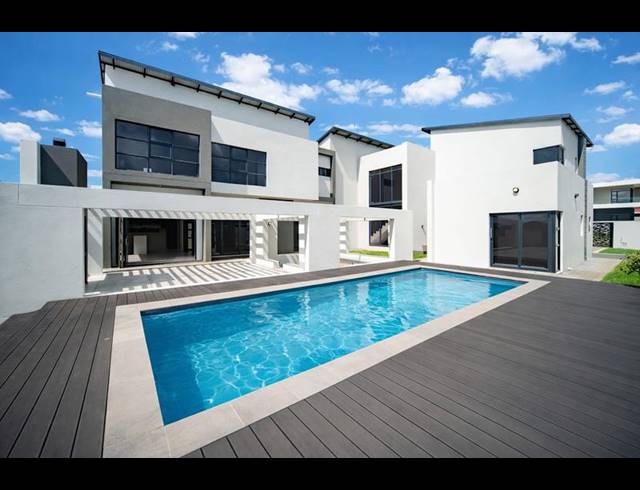 5 BEDROOM HOUSE FOR SALE IN SIX FOUNTAINS RESIDENTIAL ESTATE
